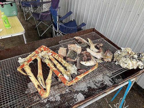 タカアシガニを食べる
